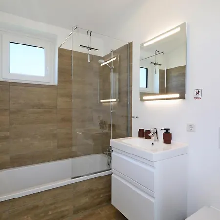 Stunning In Lembruch-duemmer With Kitchen Holiday home *