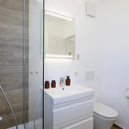 Stunning In Lembruch-duemmer With Kitchen *